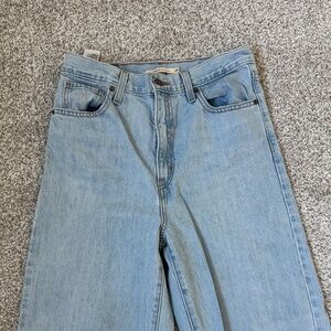 Levi’s Highwaisted Straight Jeans